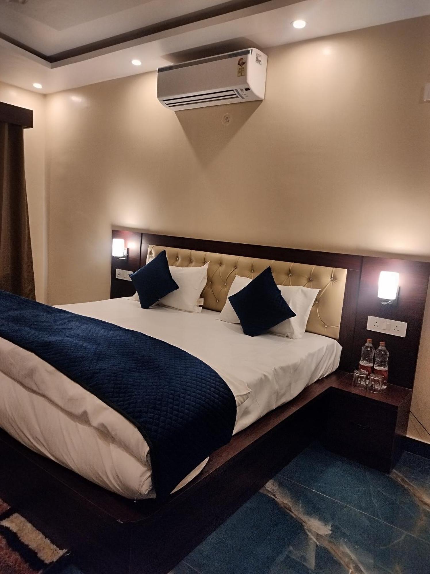 The Mount Valley Hotell Haldwāni Eksteriør bilde